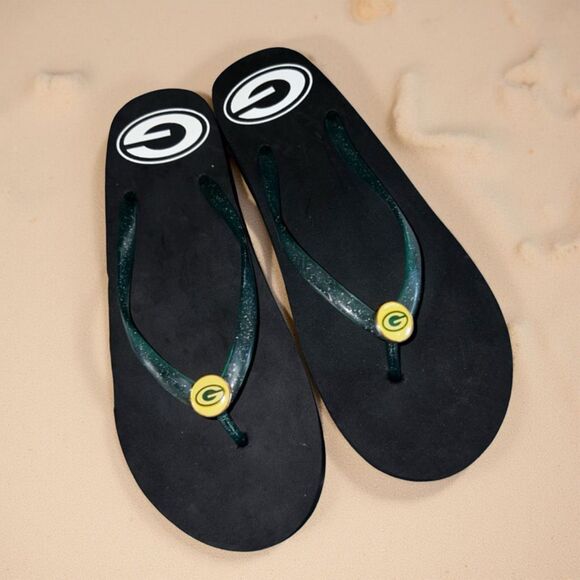 Green Bay Packers Women's Comfy Flip Flop Sandals Size 11 - Picture 1 of 6